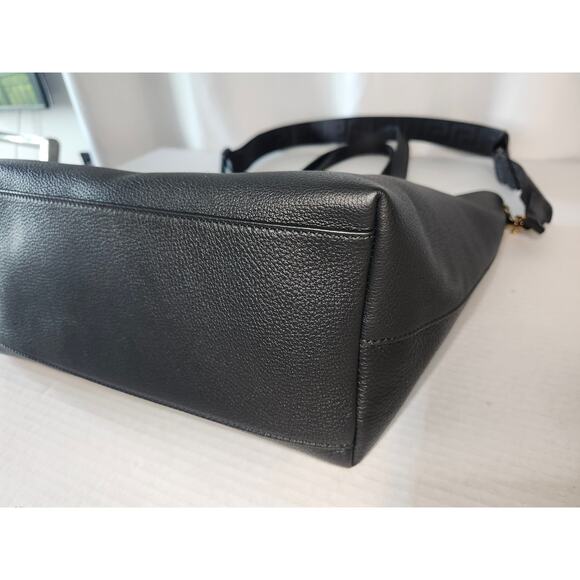 SOLD Versace Greca Black La Medusa Leather Tote Bag with Matching Pouch - Picture 8 of 15